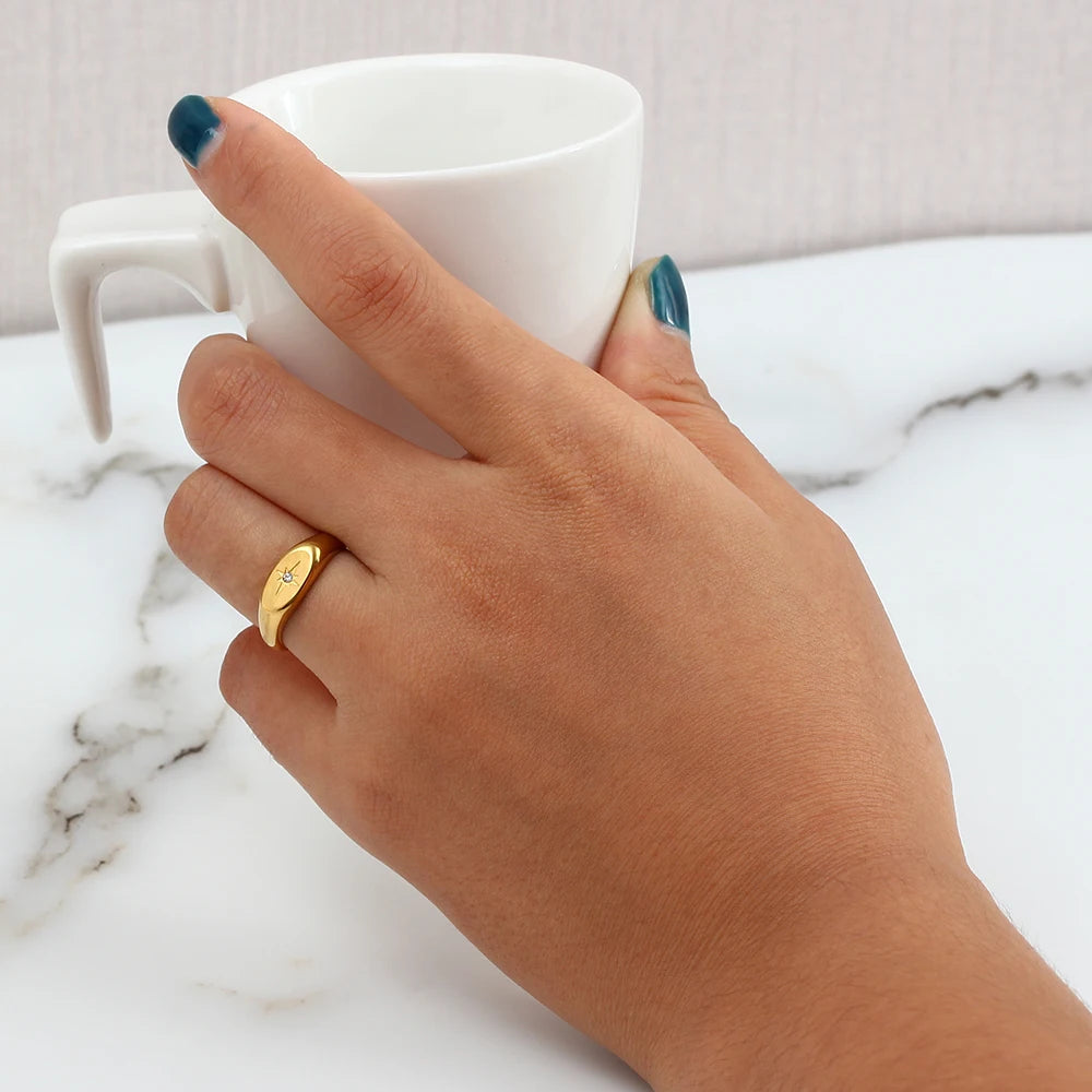 E.B. Belle-impermeável em aço inoxidável Oval Face Ring para senhora, zircão pavimentado Star Ring, resistente à água, anéis banhados a ouro 18k, 3A, novo