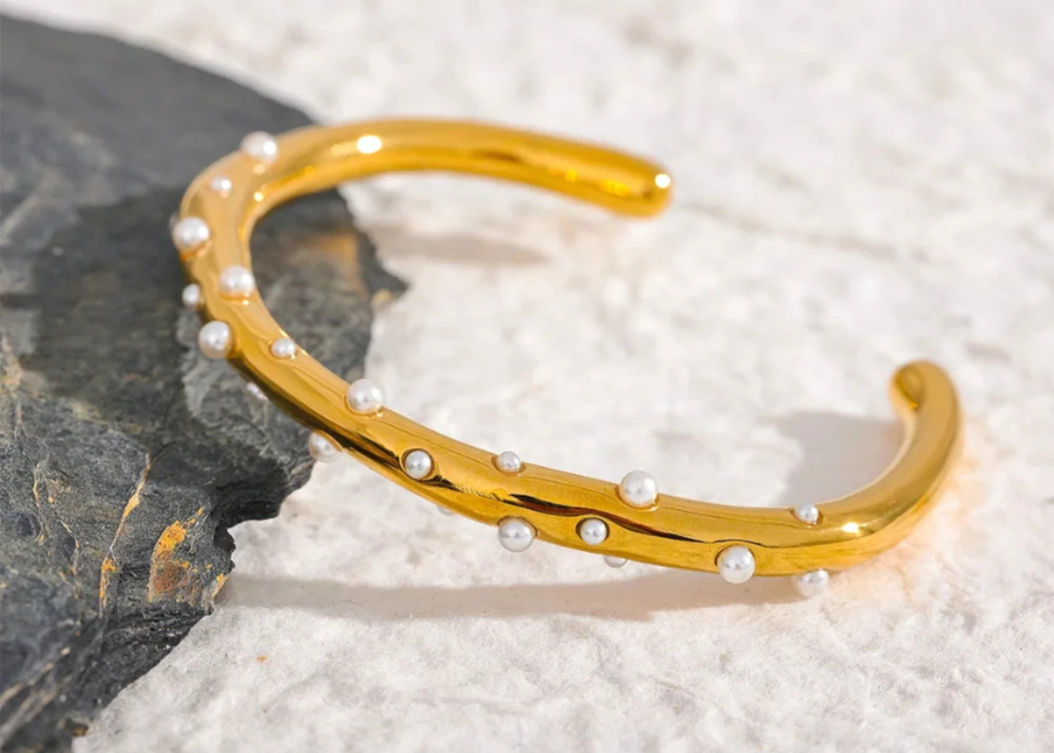 Pulseira Com Pérolas Sincronizadas Banhado a Ouro 18k
