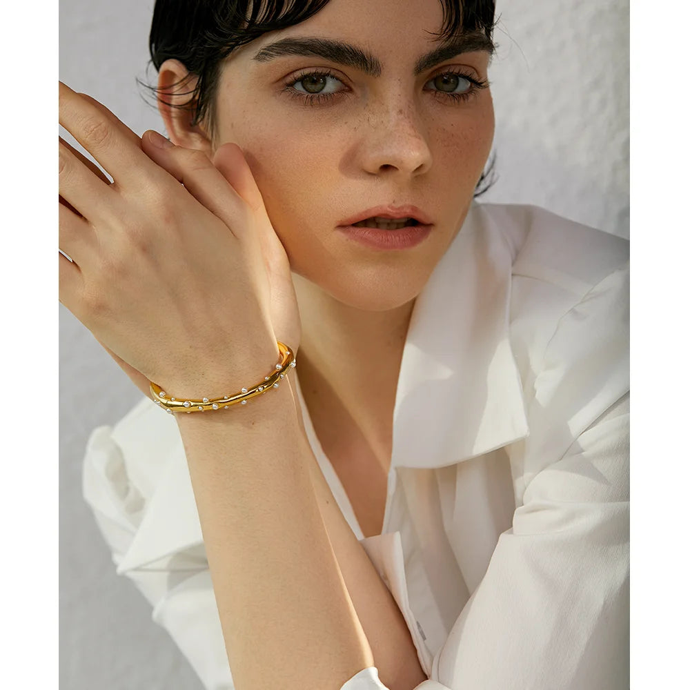 Pulseira Com Pérolas Sincronizadas Banhado a Ouro 18k