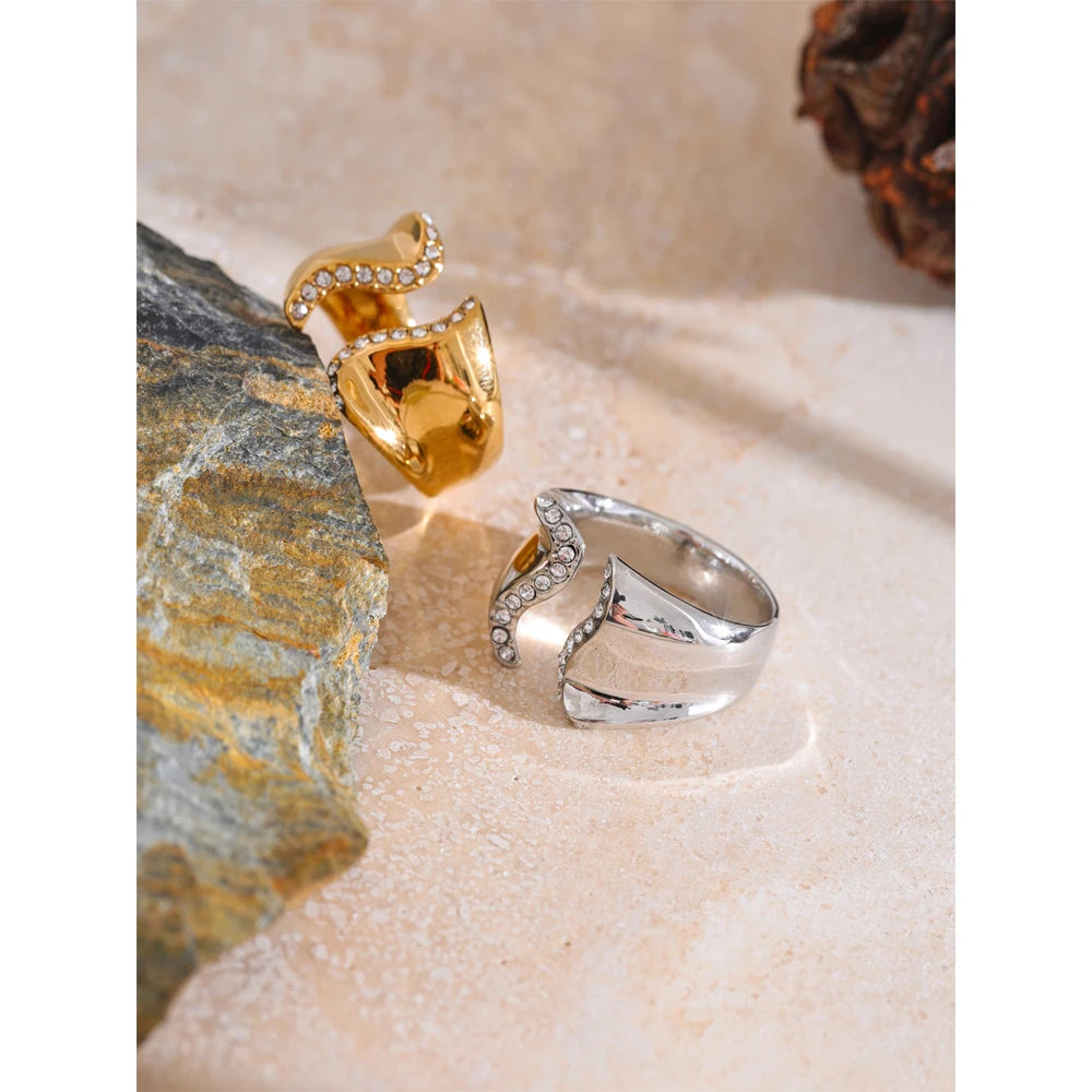 Yhpup-Zircônia Cúbica Incrustada Onda Geométrica Aberta Anel Ajustável, Banhado a Ouro 18K PVD, Moda em Aço Inoxidável, Chic Jewelry Gift