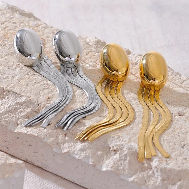Brinco Oval Com Corrente Banhado a Ouro 18k