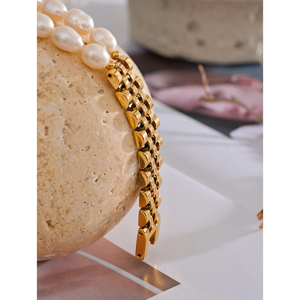 Pulseira Com Pérolas Naturais Banhada a Ouro 18k
