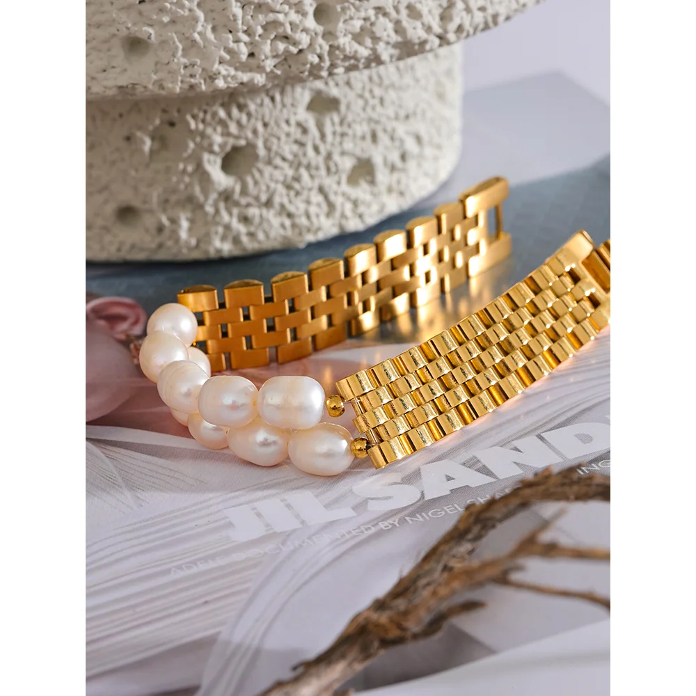 Pulseira Com Pérolas Naturais Banhada a Ouro 18k