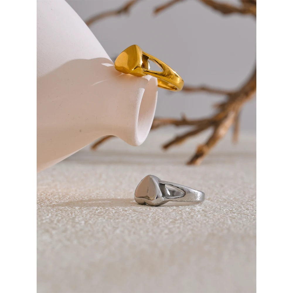 Anel Feminino Coração em Aço Inoxidável 18K
