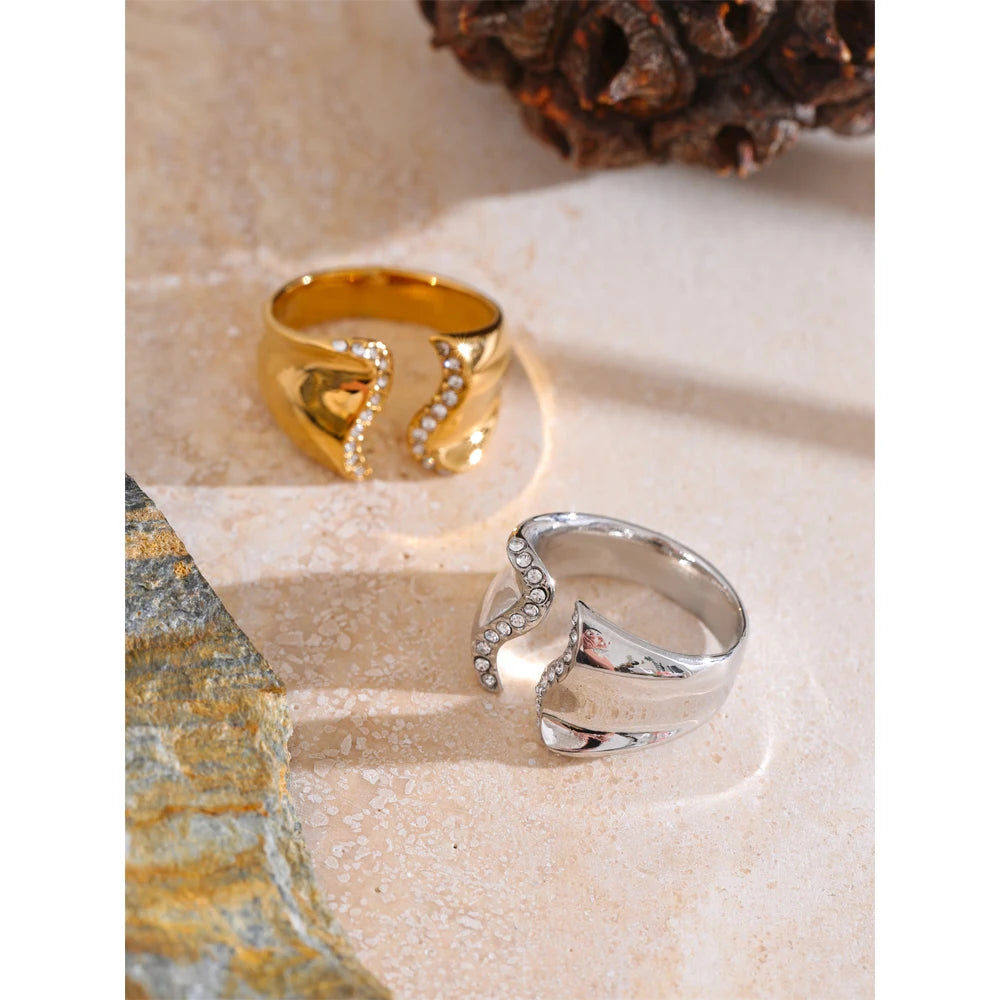 Yhpup-Zircônia Cúbica Incrustada Onda Geométrica Aberta Anel Ajustável, Banhado a Ouro 18K PVD, Moda em Aço Inoxidável, Chic Jewelry Gift