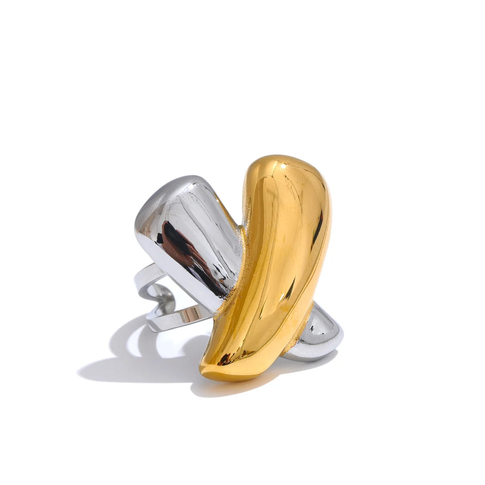 Anel Elegante com Textura Exclusiva Banhado a Ouro 18k