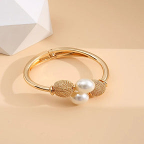 Pulseira Lady com detalhes em Pérolas Naturais