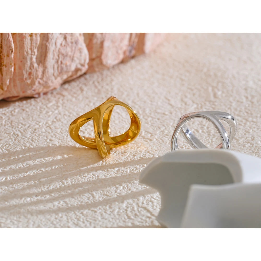 Anel Geométrico X-Shape Banhado a Ouro 18k