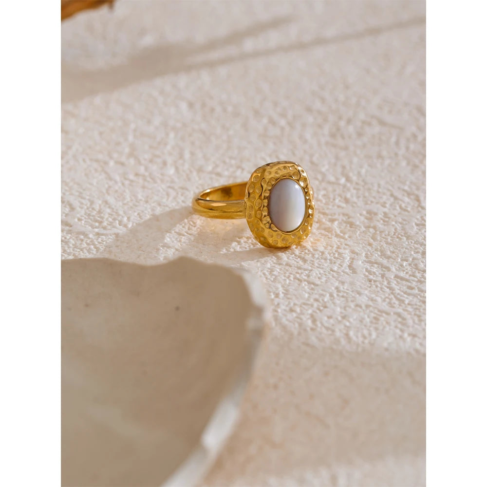Anel Geométrico de Concha Natural Banhado a Ouro 18k