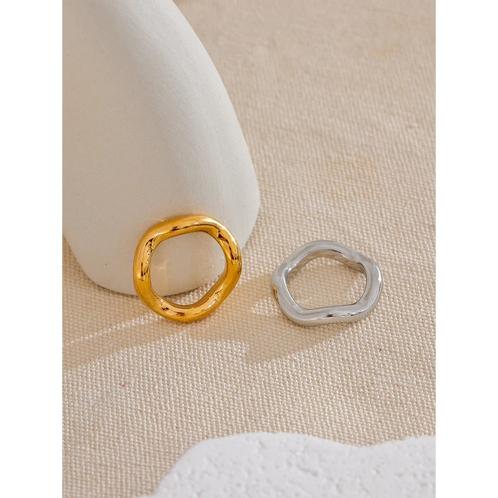 Yhpup-Anel de dedo redondo torcido em aço inoxidável para mulheres, textura banhada a PVD 18K, presente diário simples da jóia, alta qualidade